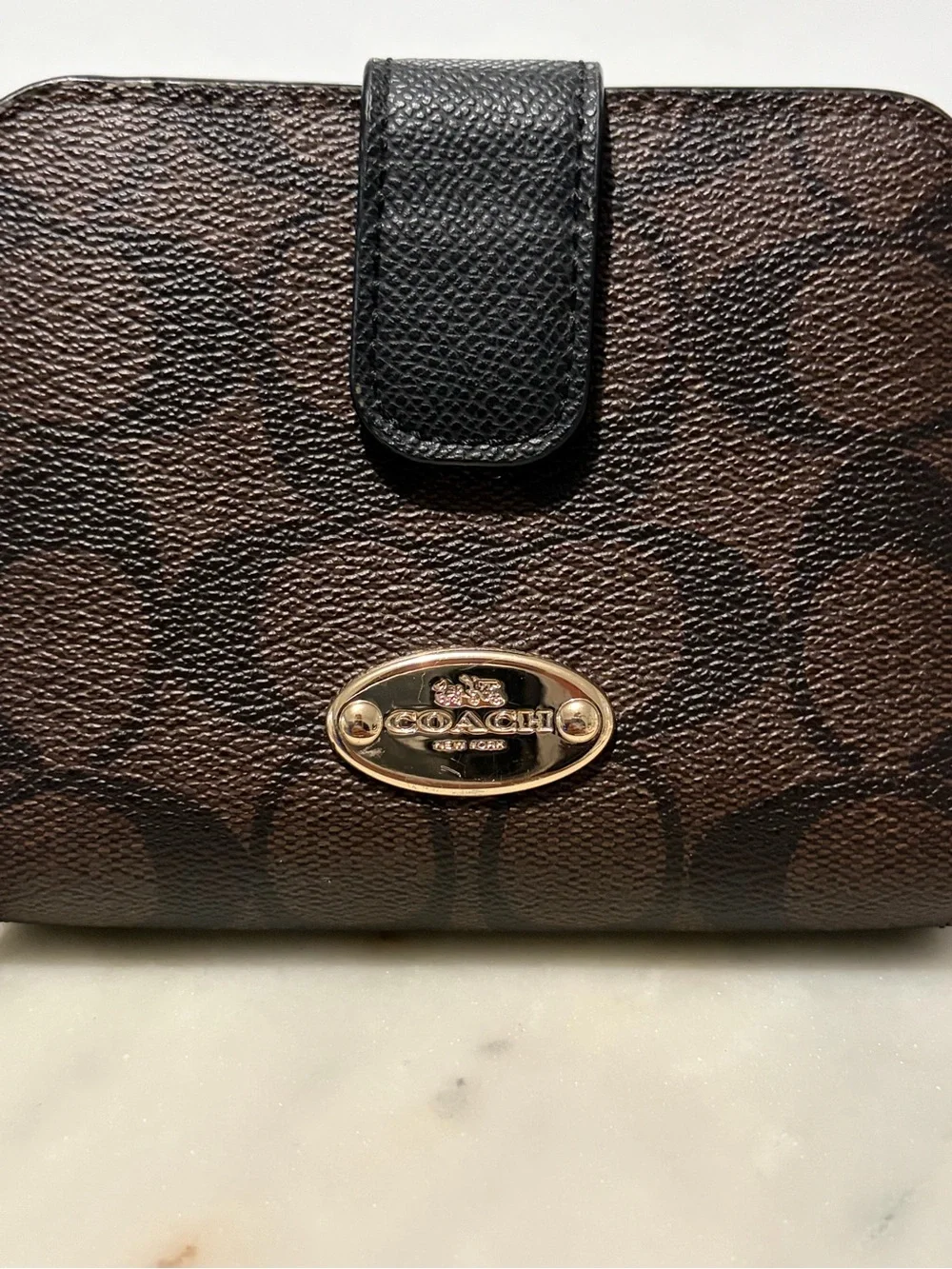 Coach Signature Zip-Around Women's Wallet Brown Gold Logo Accents Credit Card